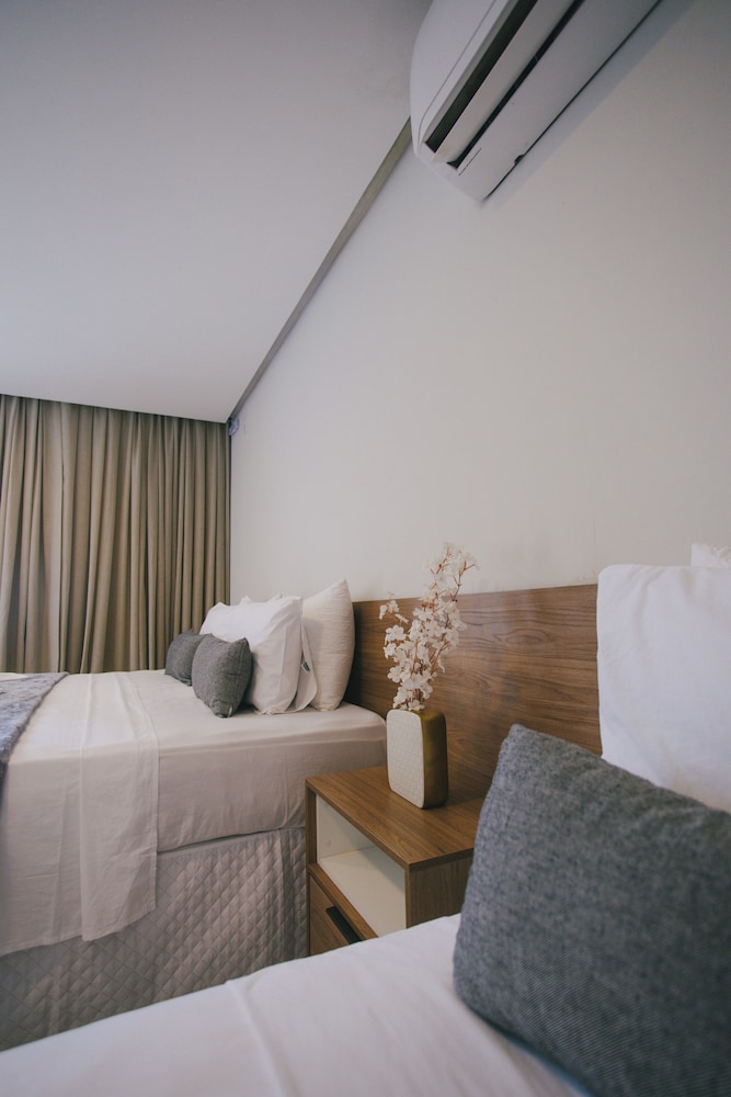 Oiti Beach Resort 25/50