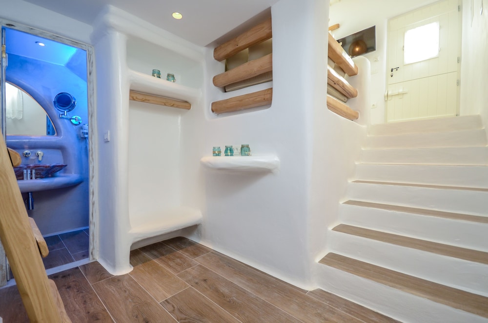 Naxos Island Escape Suites 43/71