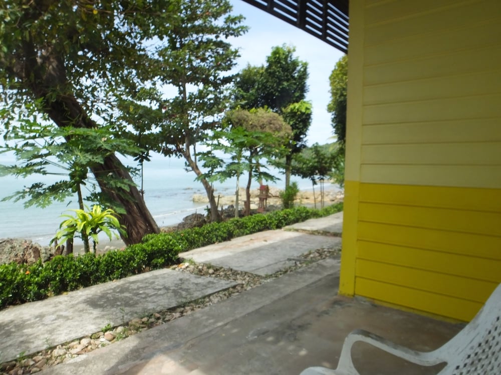 Sukorn Cabana Resort 27/28