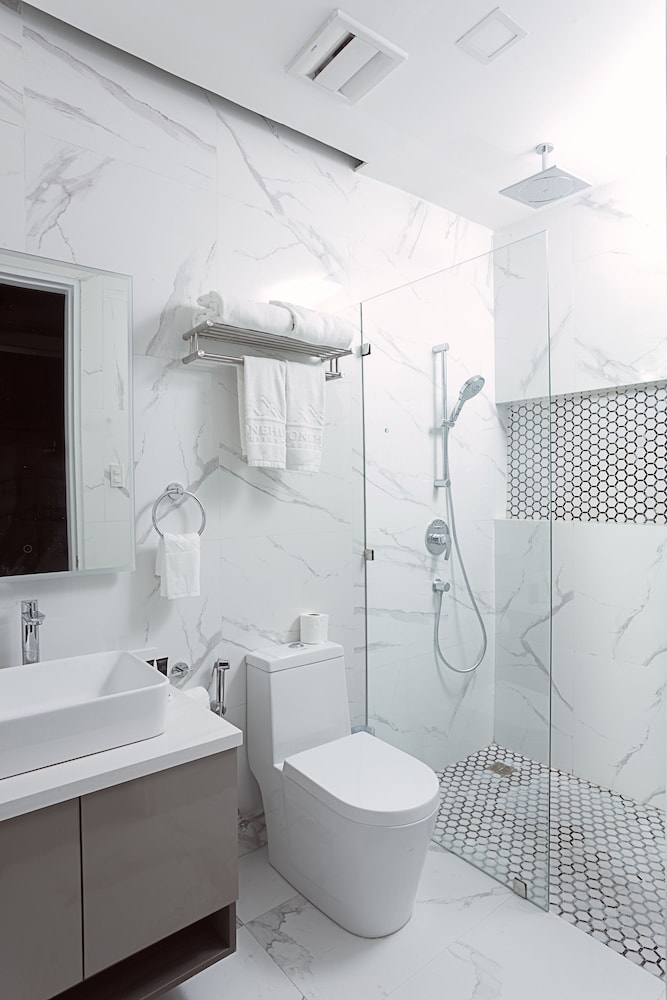 Stonehill Suites 64/65