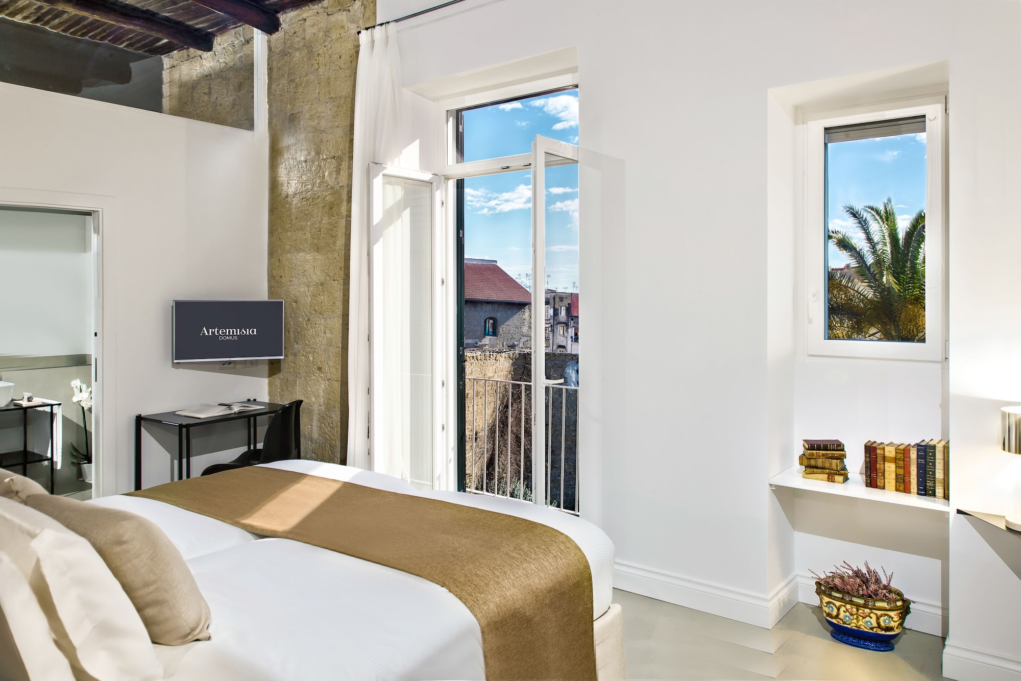 2 BEDROOMS, APARTMENT, CITY VIEW, BALCONY