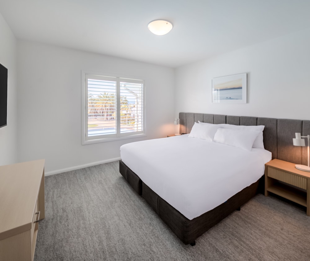 1 Bedroom, Lagoon, Apartment