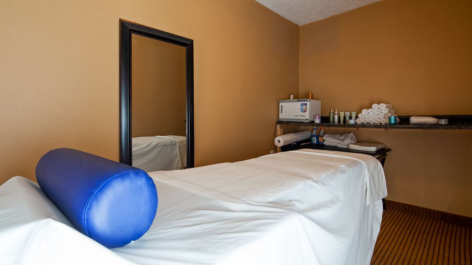 Days Inn by Wyndham Lincoln, IL 15/28