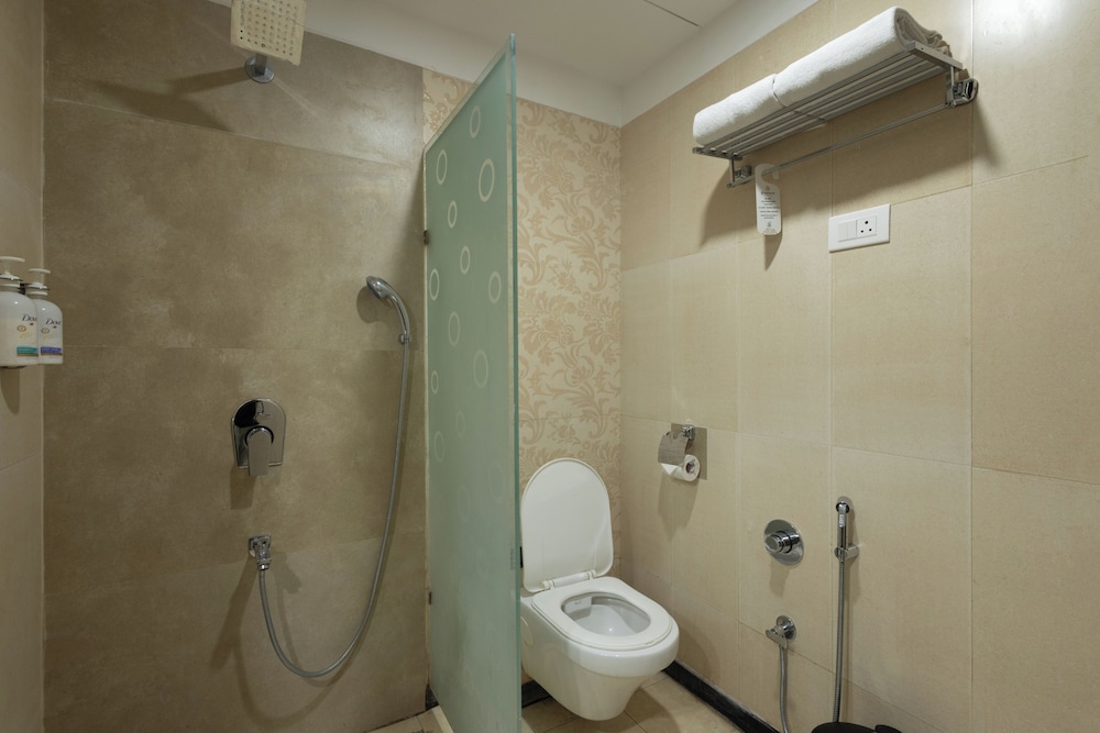 Capital O 33294 Hotel Sapphire Regency (Ex. Sapphire Regency) 42/50