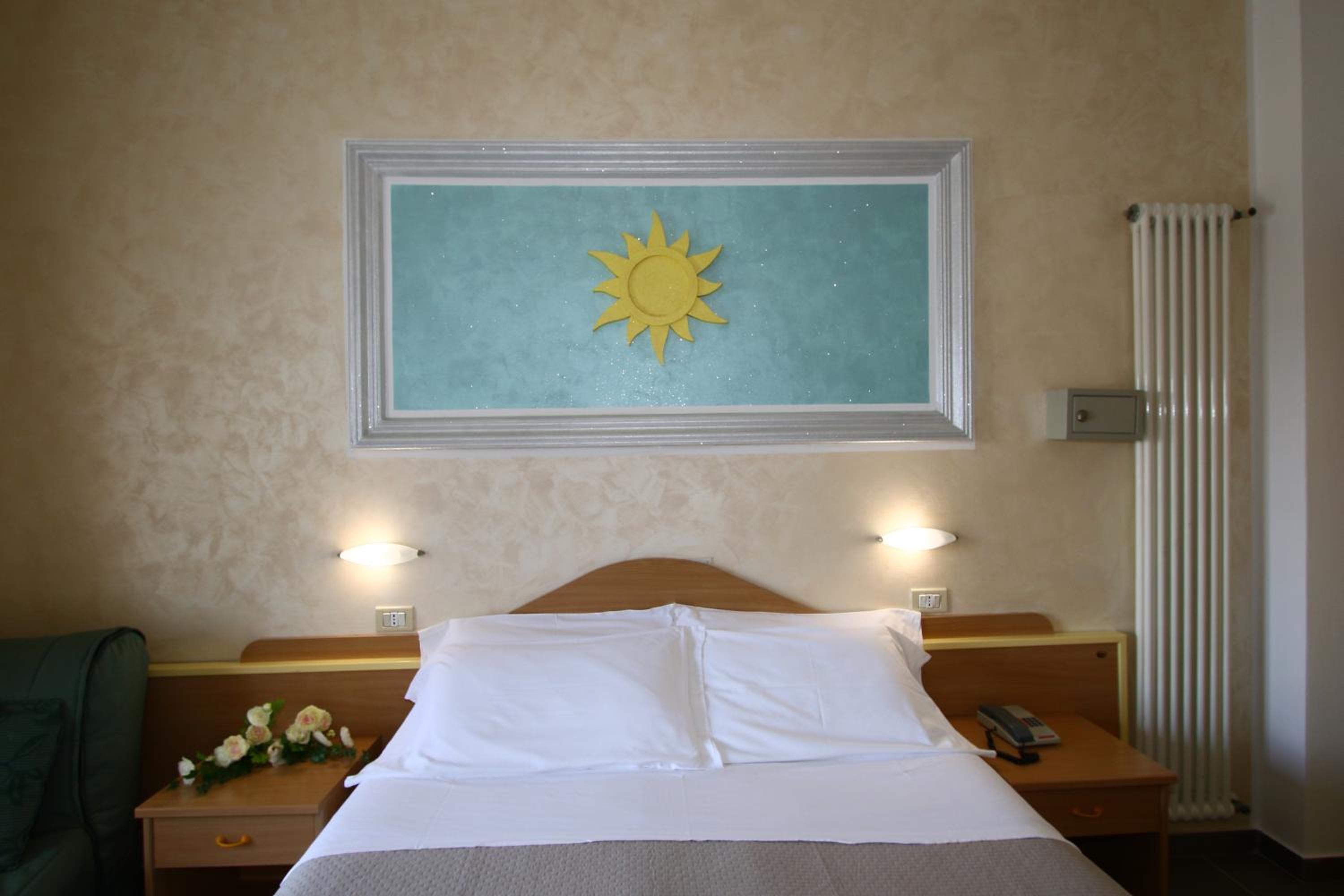 غرفة بسرير مزدوج أو سريرين منفصلين بشرفة