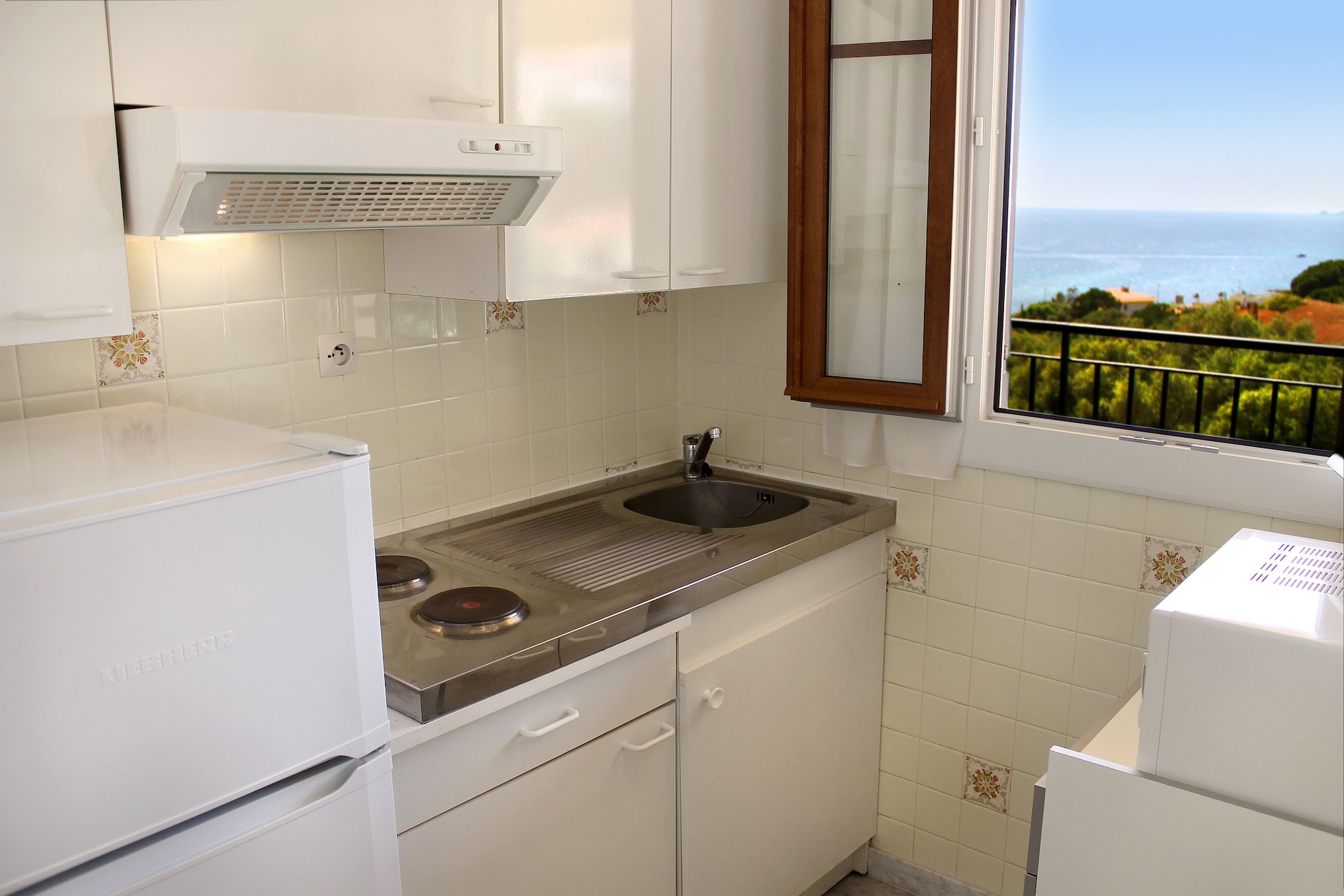 1 Bedroom, Apartment, Double and Twin Beds, 4 People, Queen and Twin Beds