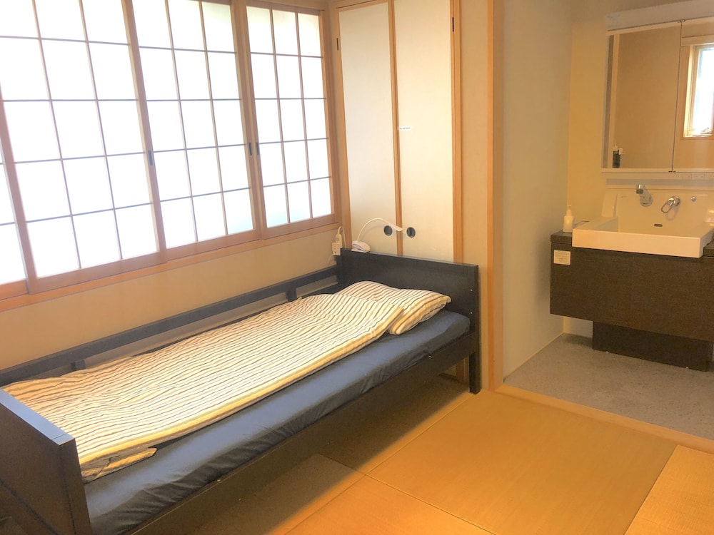 Tokyo Art House 22/49