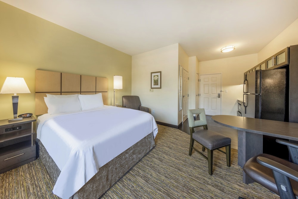 Candlewood Suites Springfield South 7/43