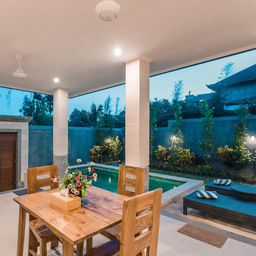 Kubu Petitenget Suite Seminyak 52/63