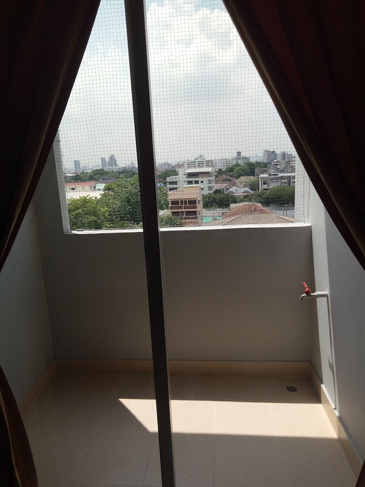 KOMOL RESIDENCE BANGKOK 38/65