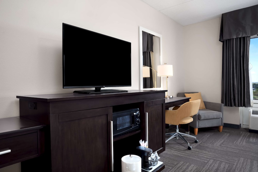 Hampton Inn By Hilton Hallandale Beach Aventura 32/37