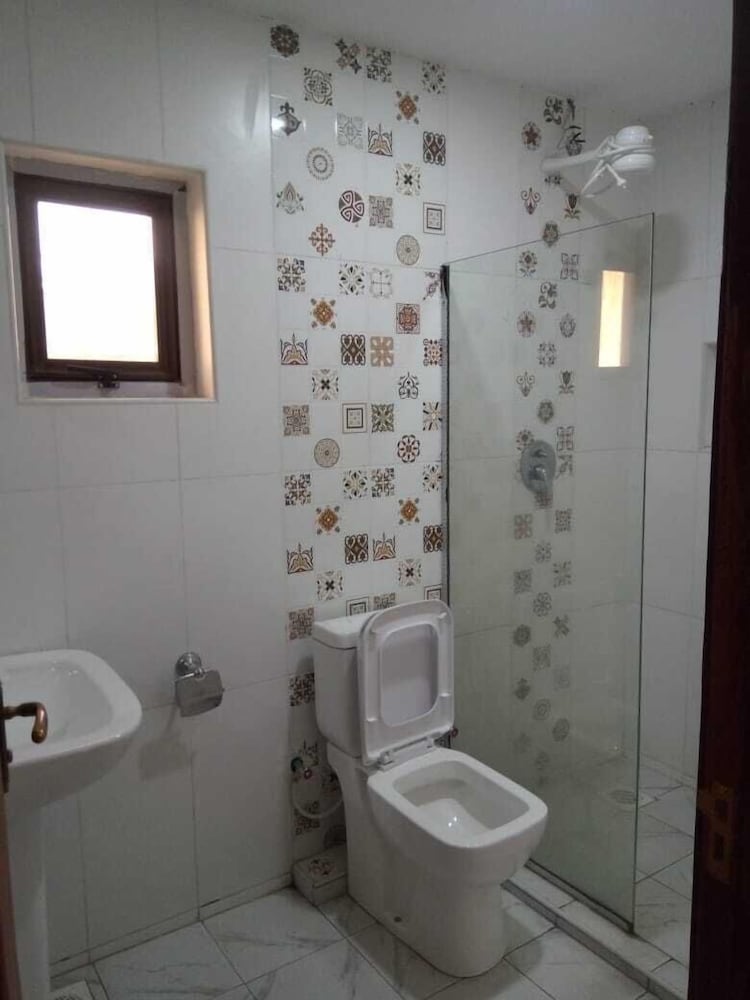 Nairobi Glory Palace Hotel Ltd 48/50