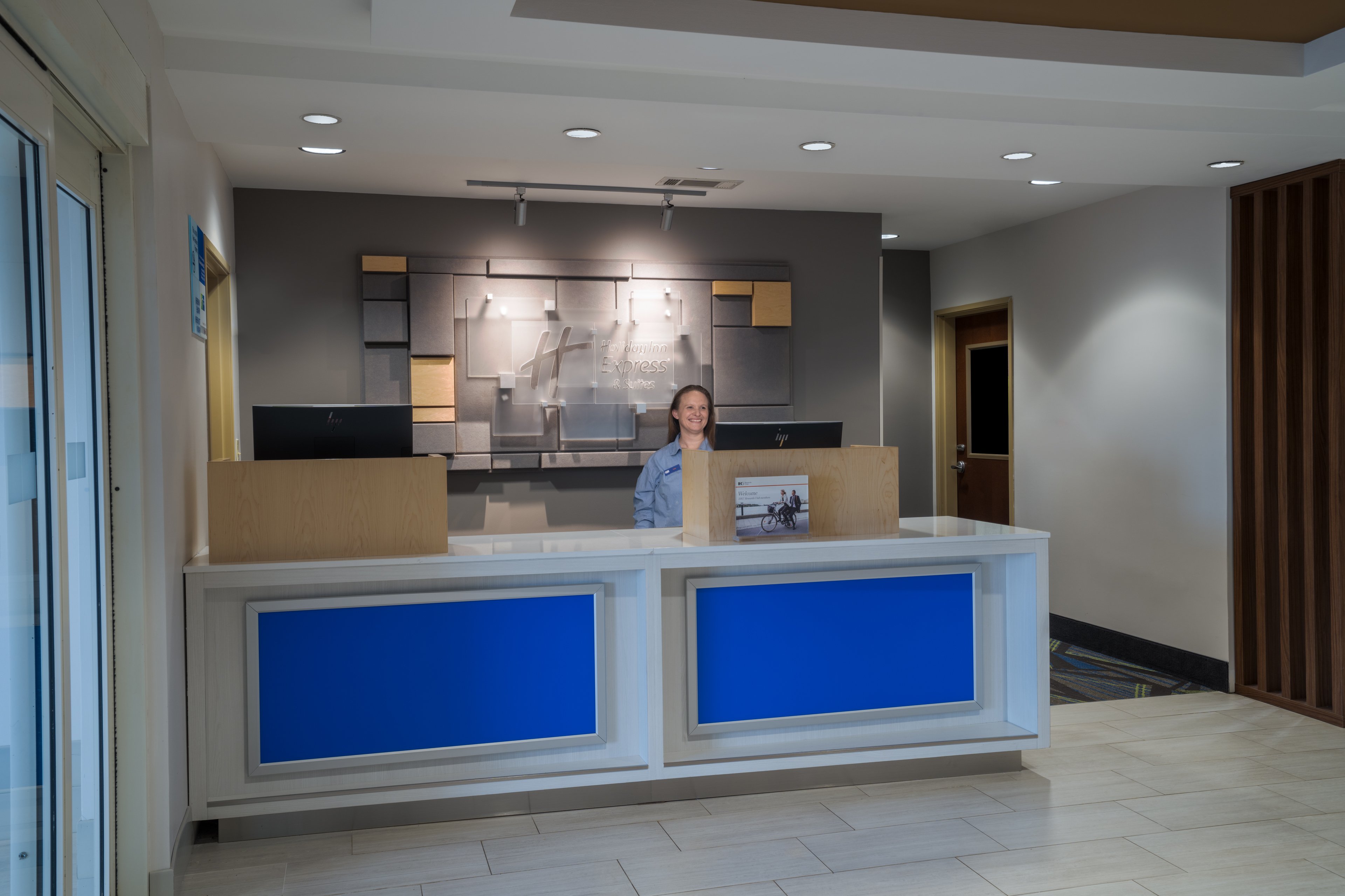 Holiday Inn Express Hotel Suites Talladega 4/34