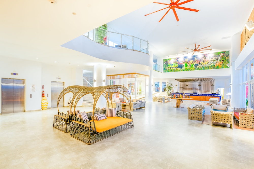 Grand Decameron Cornwall Beach, A Trademark All Inclusive 11/50