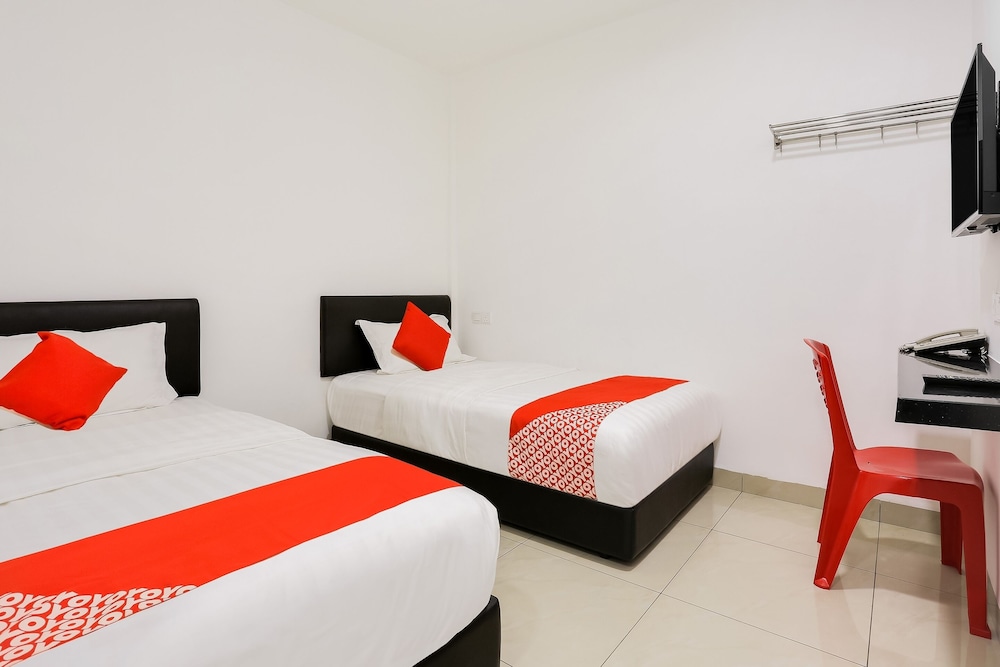 OYO 89495 Rich Hotel 6/17