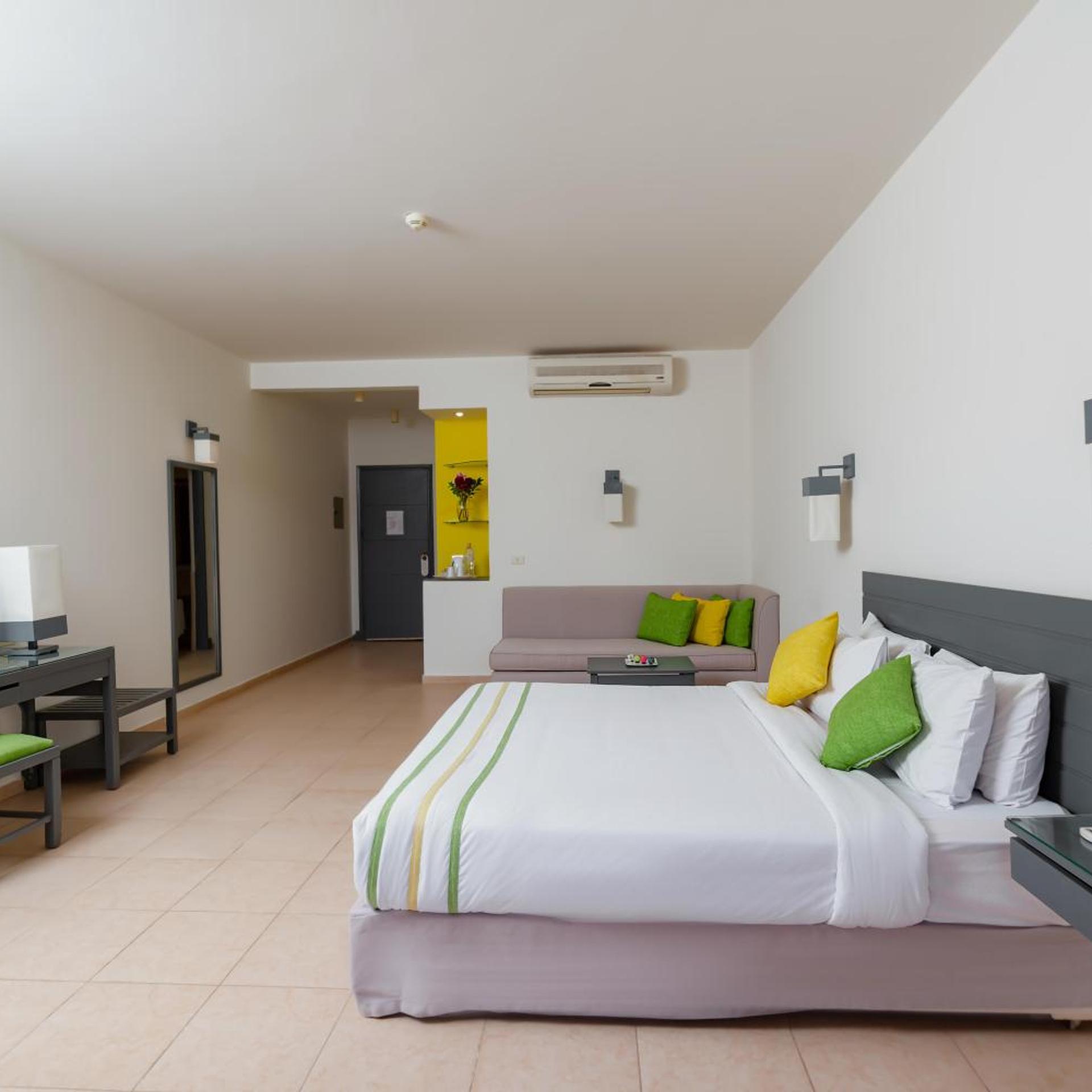 Deluxe, Double Bed
