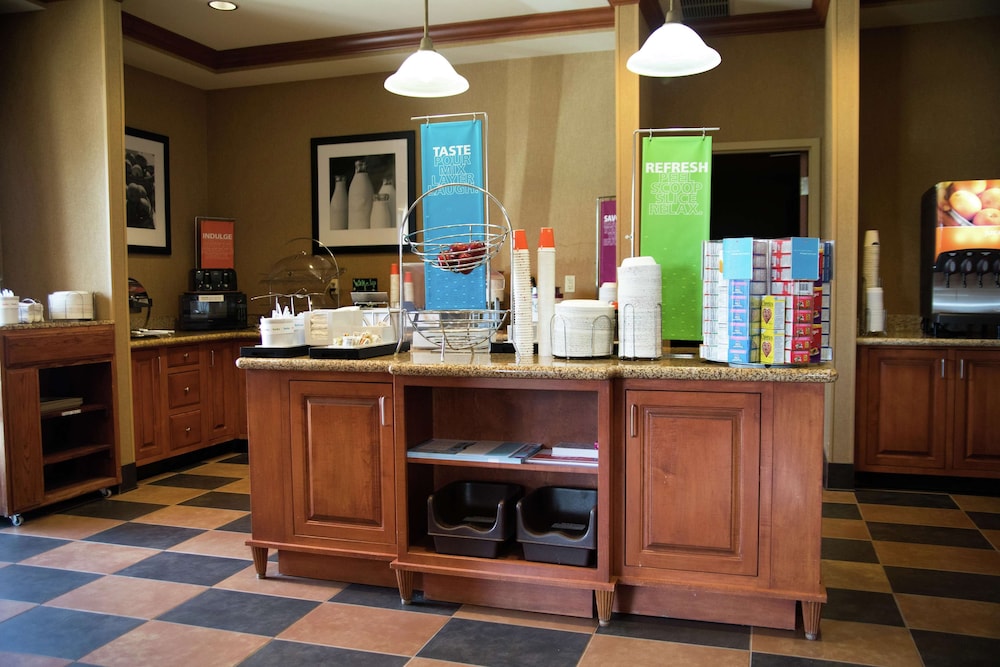 Hampton Inn Mountain Home 23/27