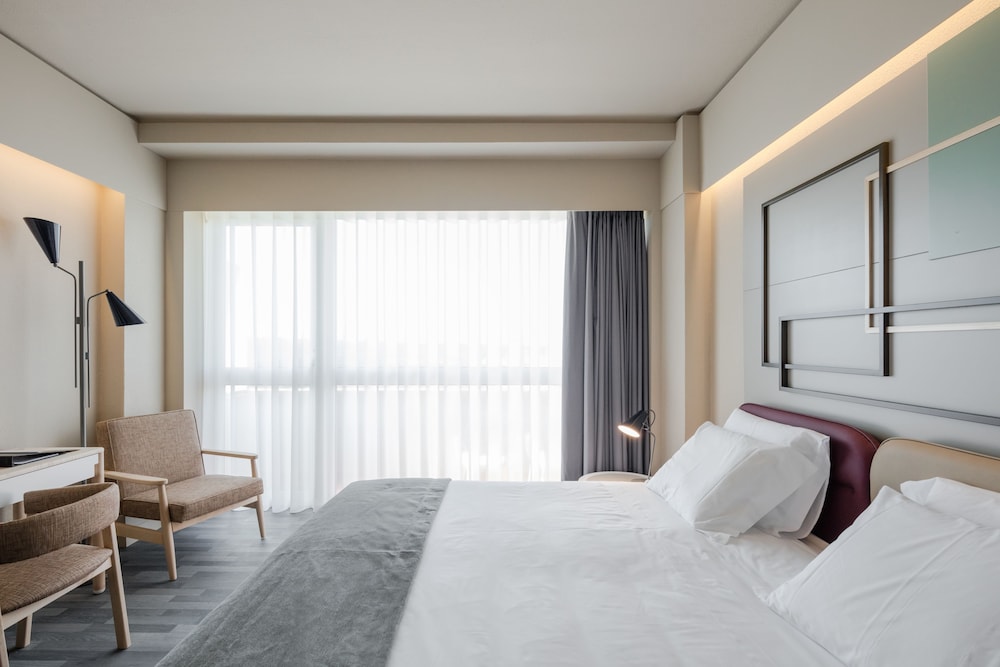 Axis Ofir Beach Resort 15/49