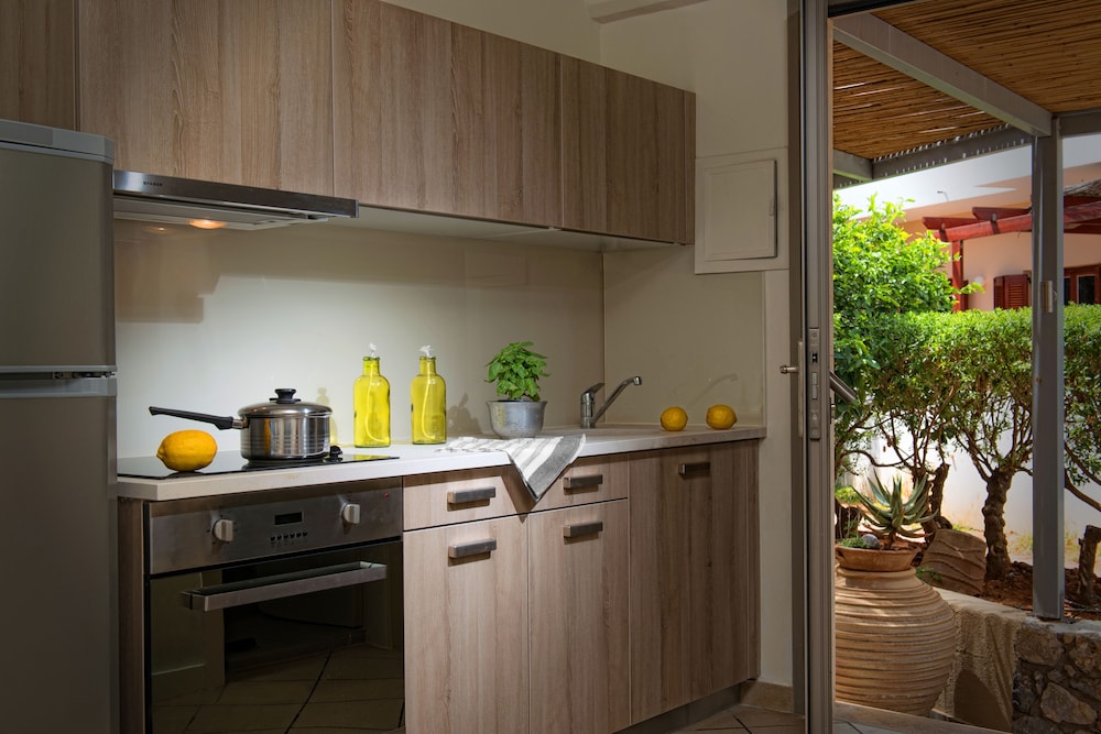 Skajado Cottages &amp; Apartments 76/76