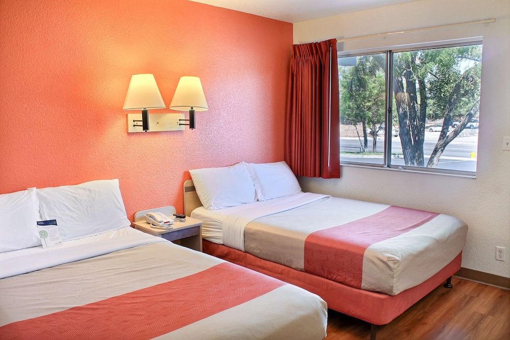 Motel6 Atascadero, CA 17/42
