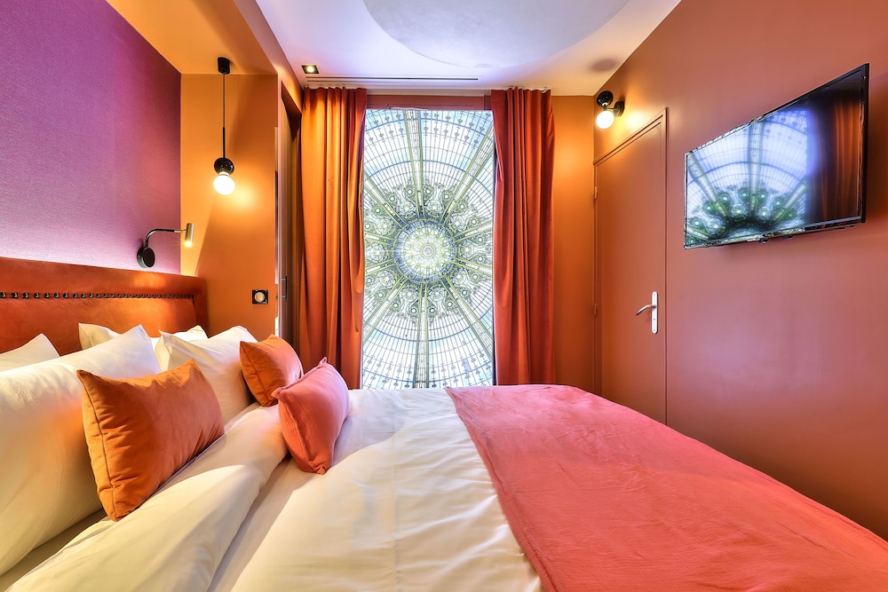 Hotel 33 Marbeuf 6/50