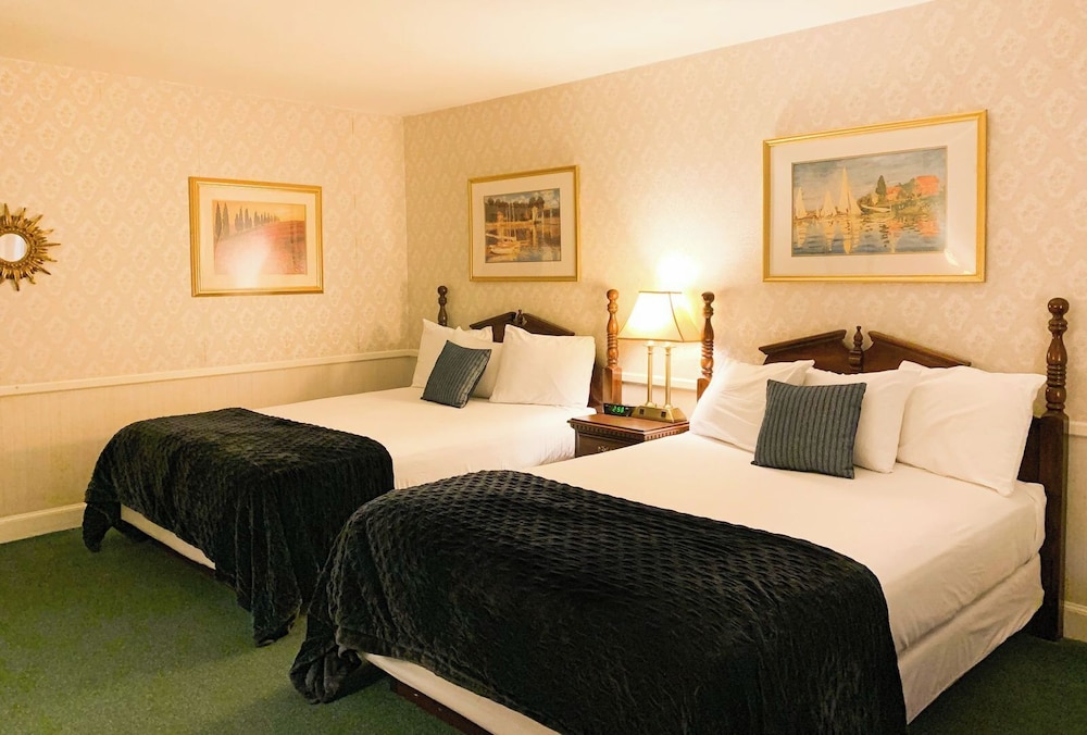 CEDAR CREST INN 8/24