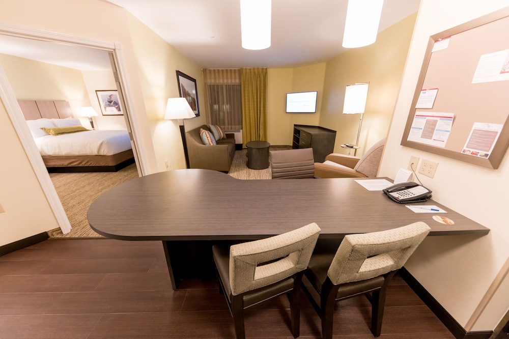 Candlewood Suites FAIRBANKS 55/79