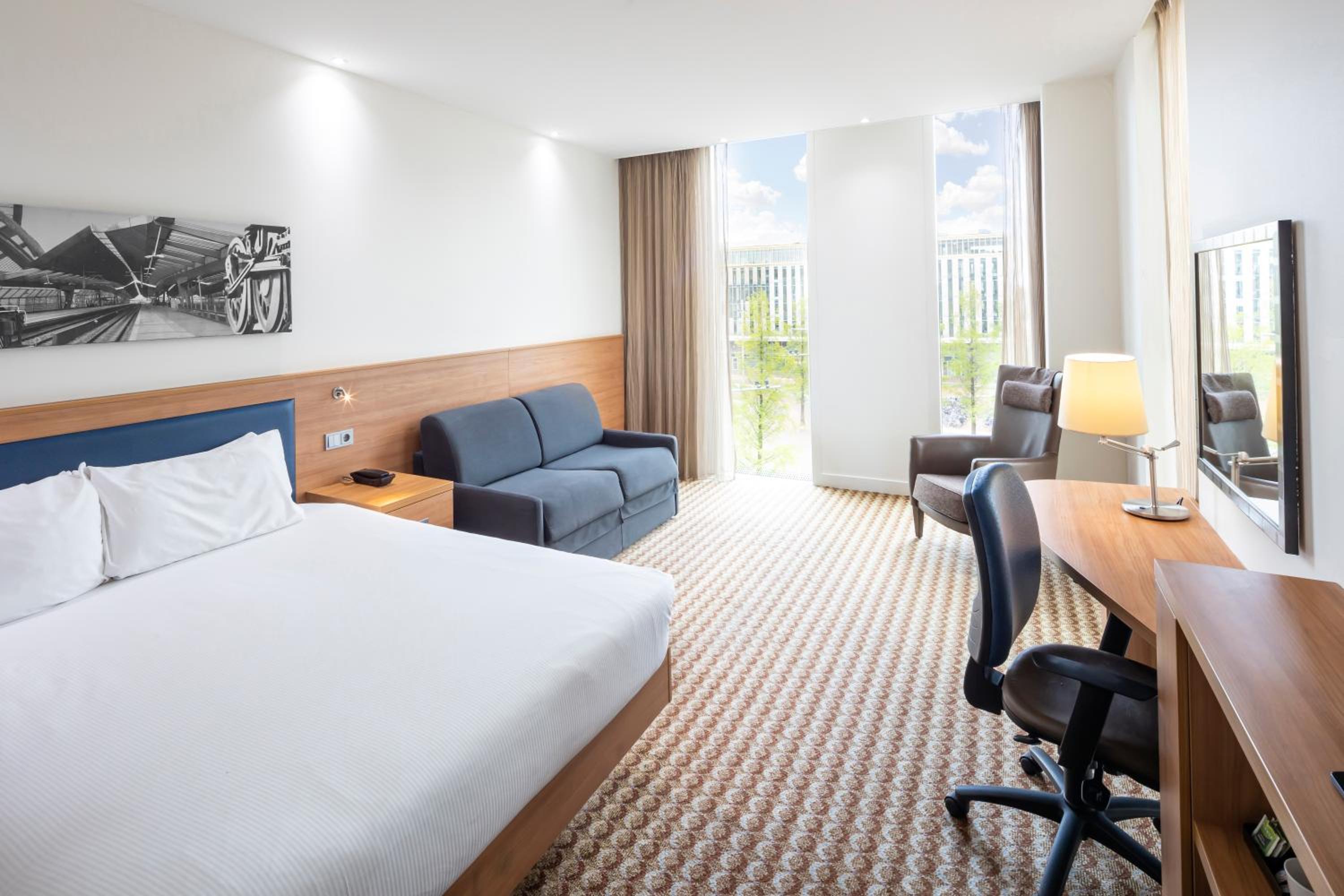 ROOM, QUEEN BED, ACCESSIBLE