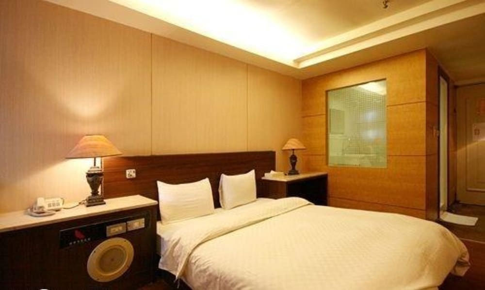 Zaw Jung Business Hotel 21/42
