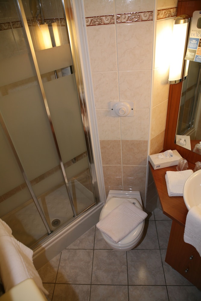 Kyriad Chateauroux 37/37