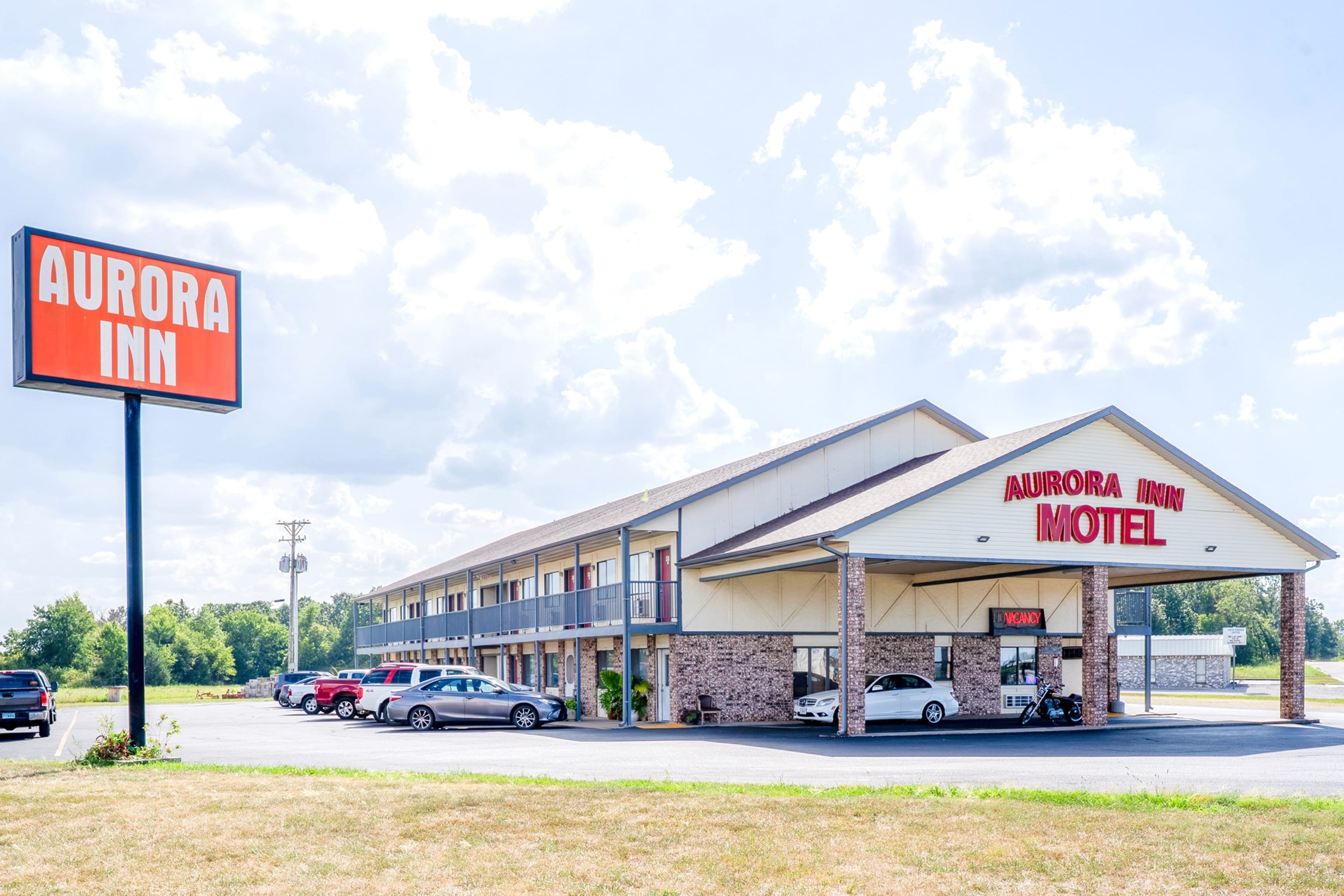 Capital O Aurora Inn Monett US 60 26/30