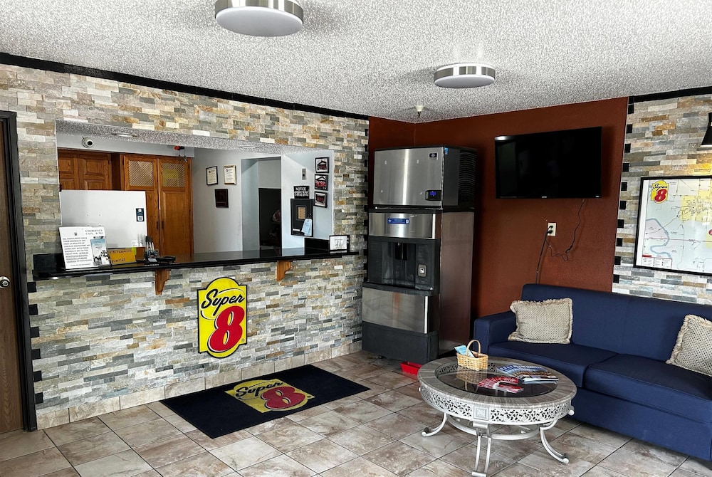 Super 8 Motel Boone 4/26