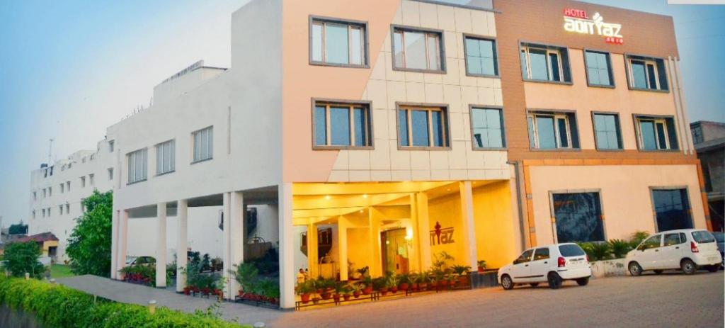 HOTEL ADITYAZ 39/41