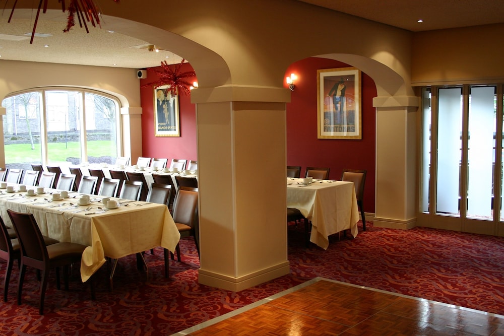 Gibside Hotel 35/41