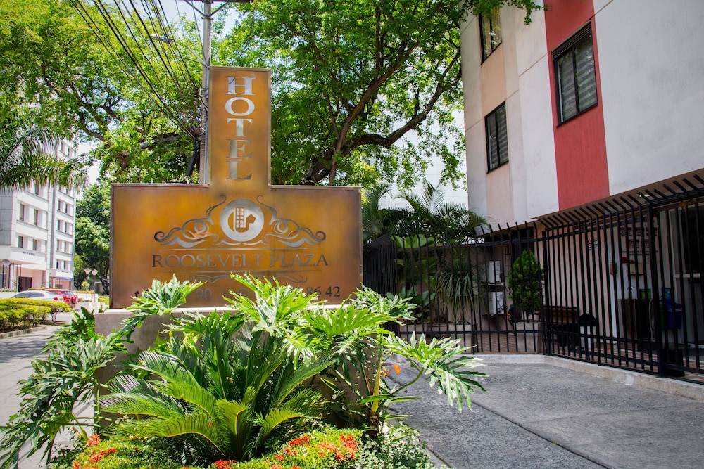 Hotel Roosevelt Plaza 1/55