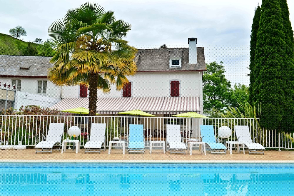 HOTEL LE VIEUX LOGIS 32/34