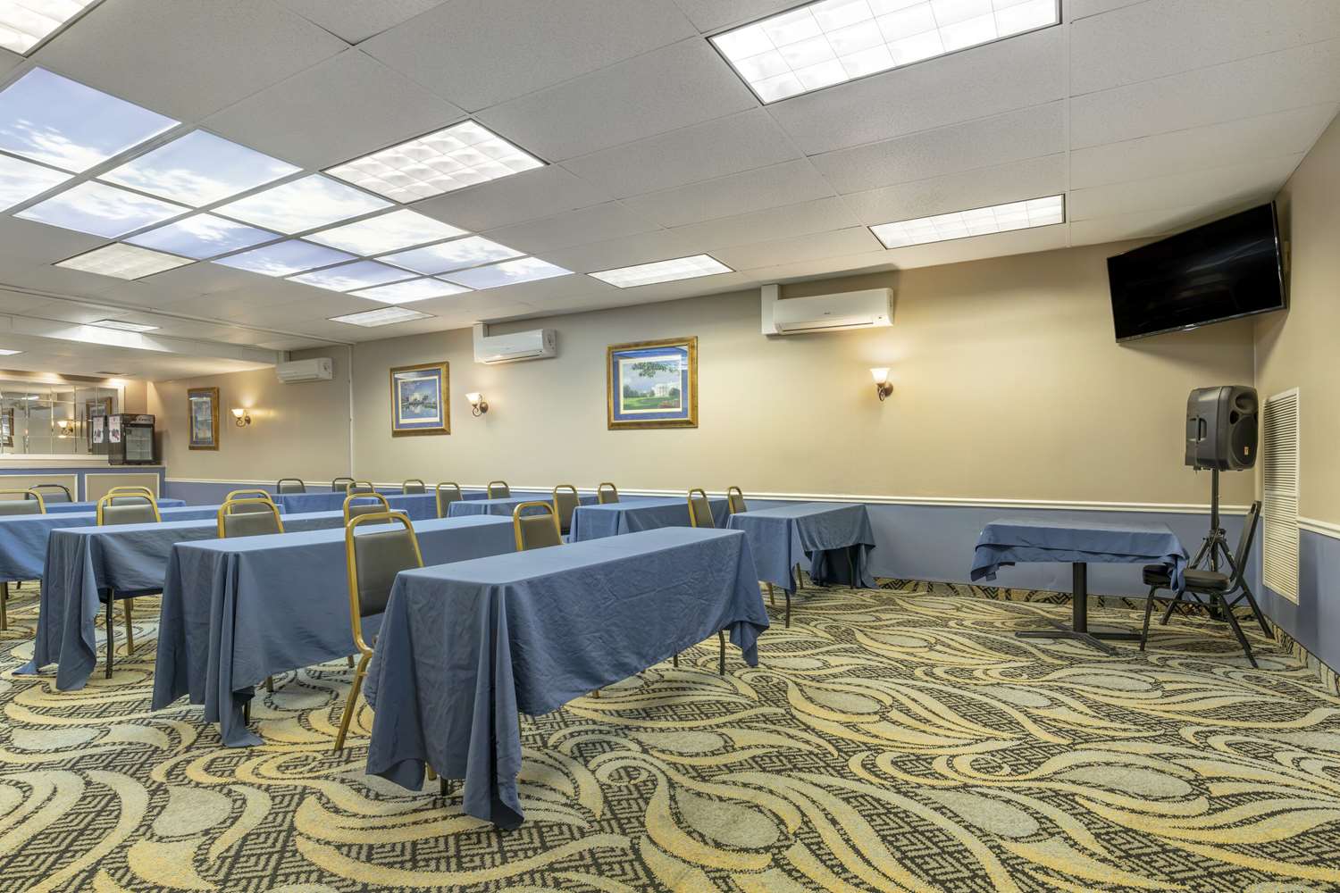 Comfort Inn University Center Fairfax VA 15/18