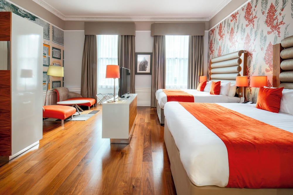 Standard, 2 King Beds