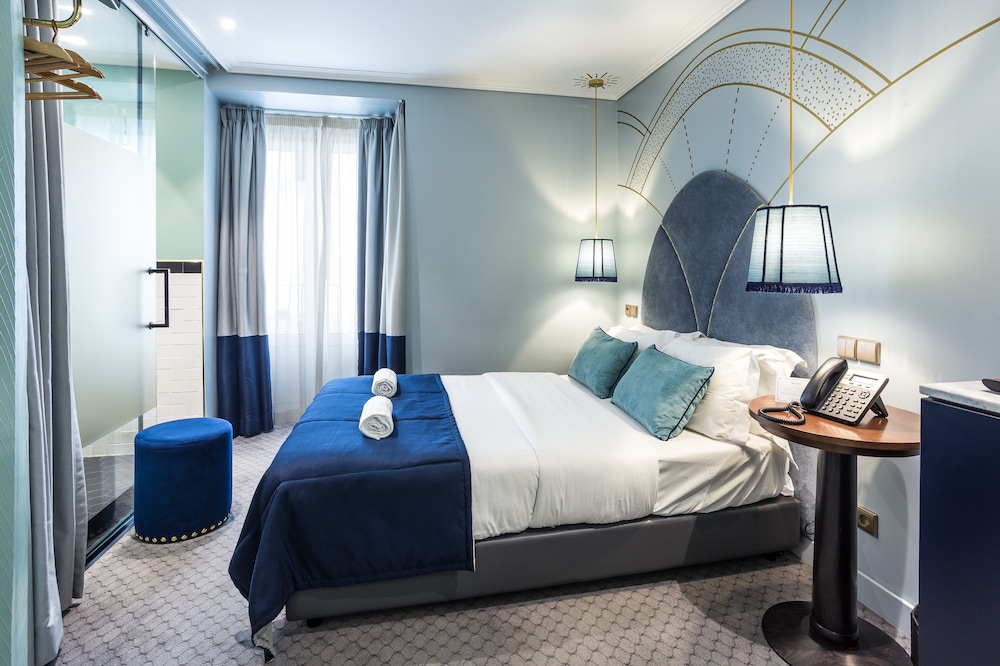THE LIFT BOUTIQUE HOTEL 24/81
