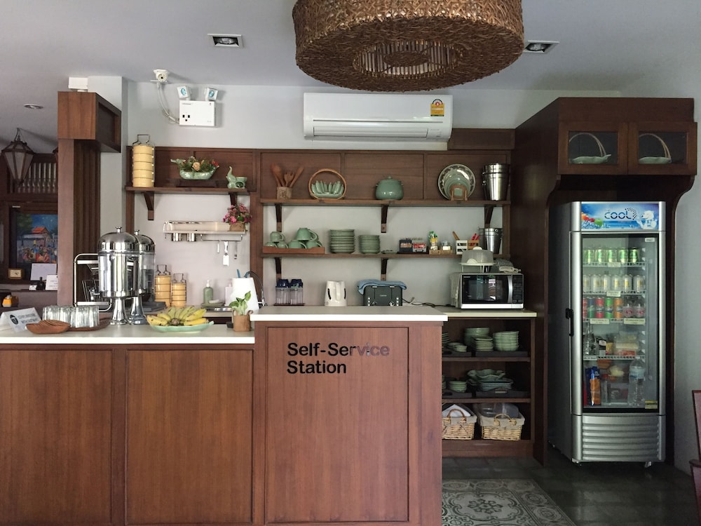Huen Hug Chiang Mai 50/53