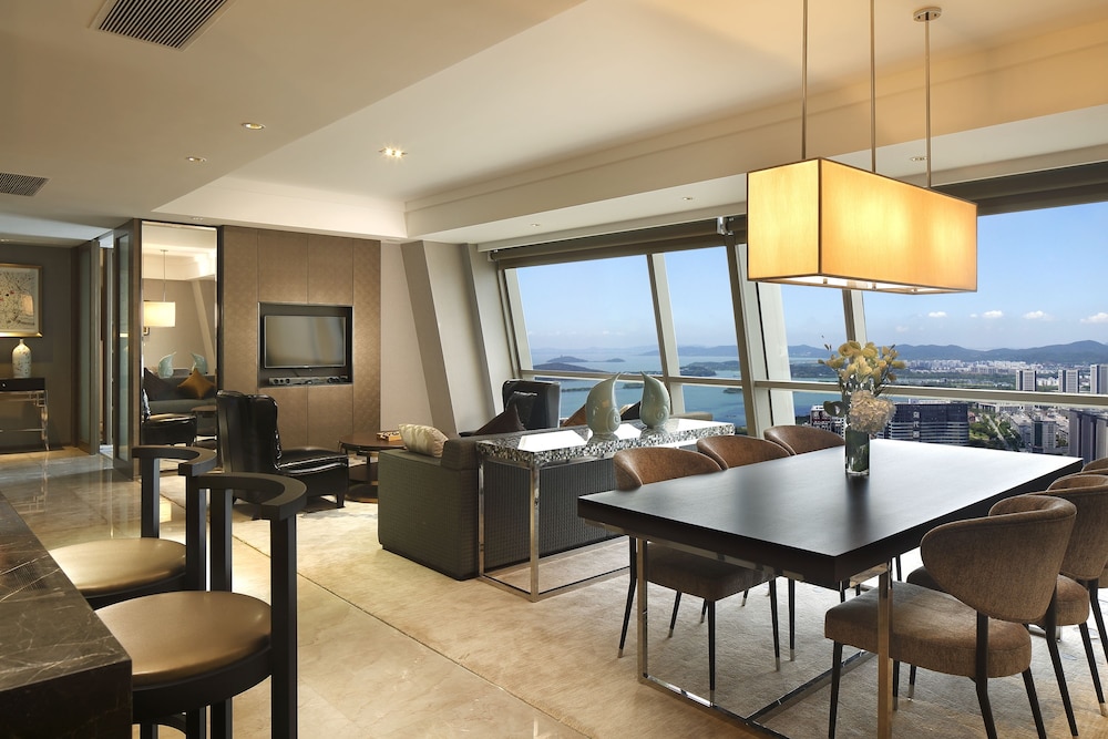CROWNE PLAZA WUXI TAIHU 51/76