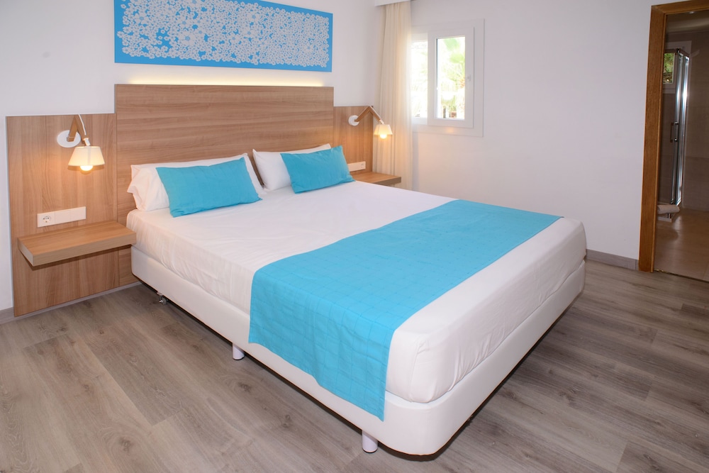 Cala Llenya Resort Ibiza Formerly Ola Club Cala Llenya 23/66