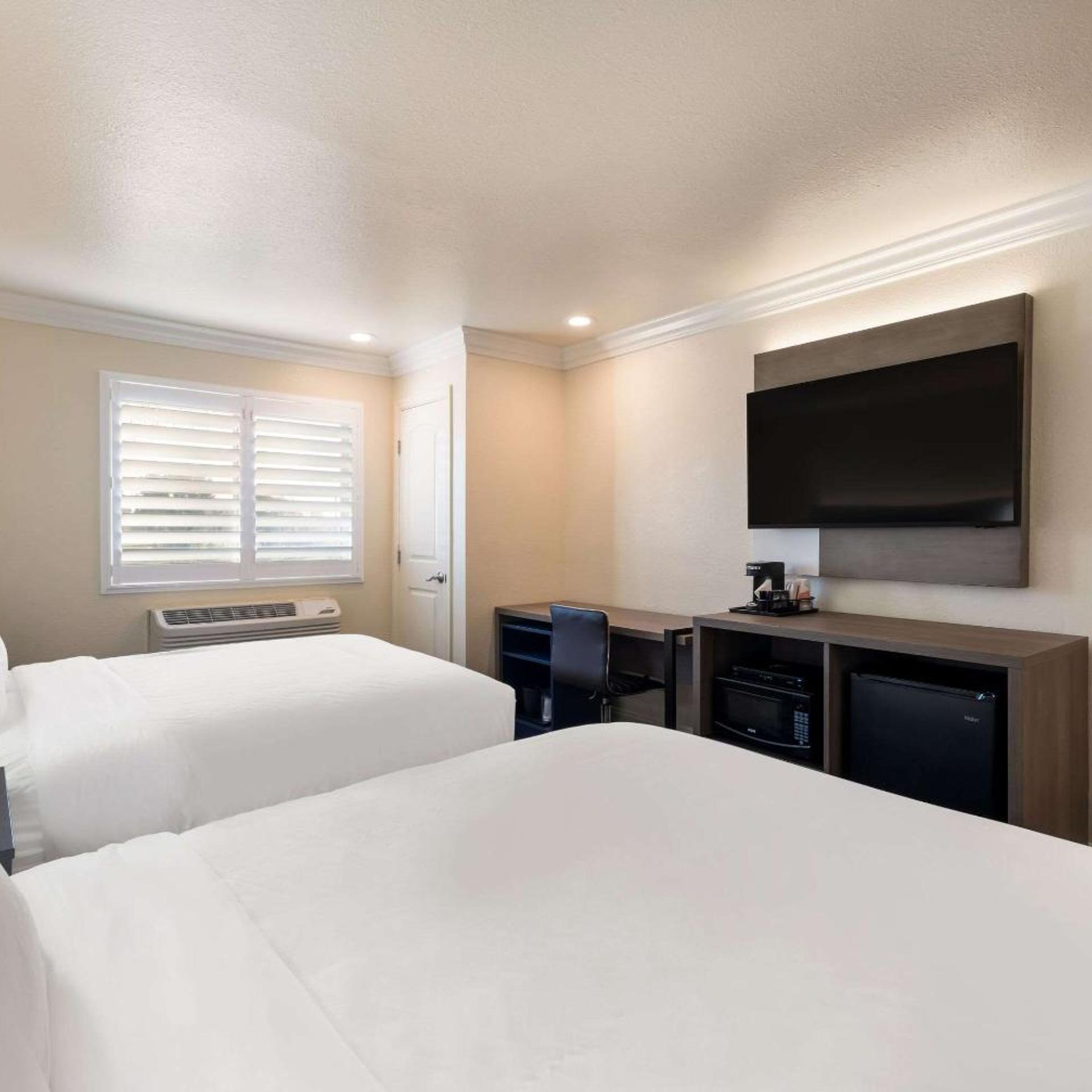 غرفة رباعية بسريرين كوين، Comfort Inn Gilroy 3/5