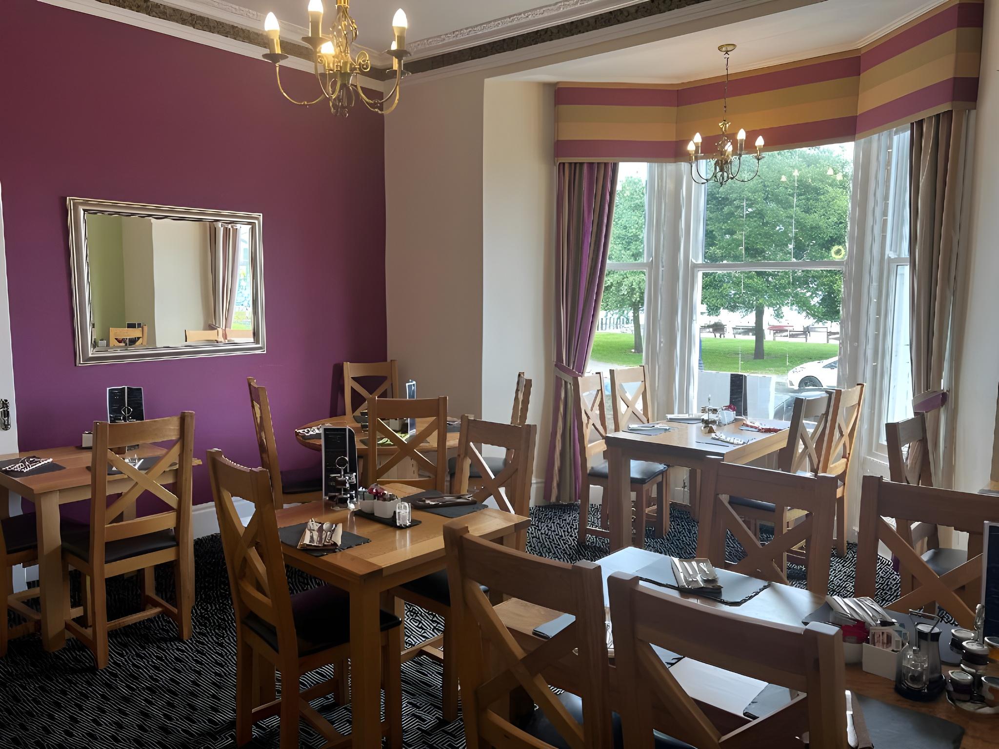 Lauriston Court Hotel 27/30