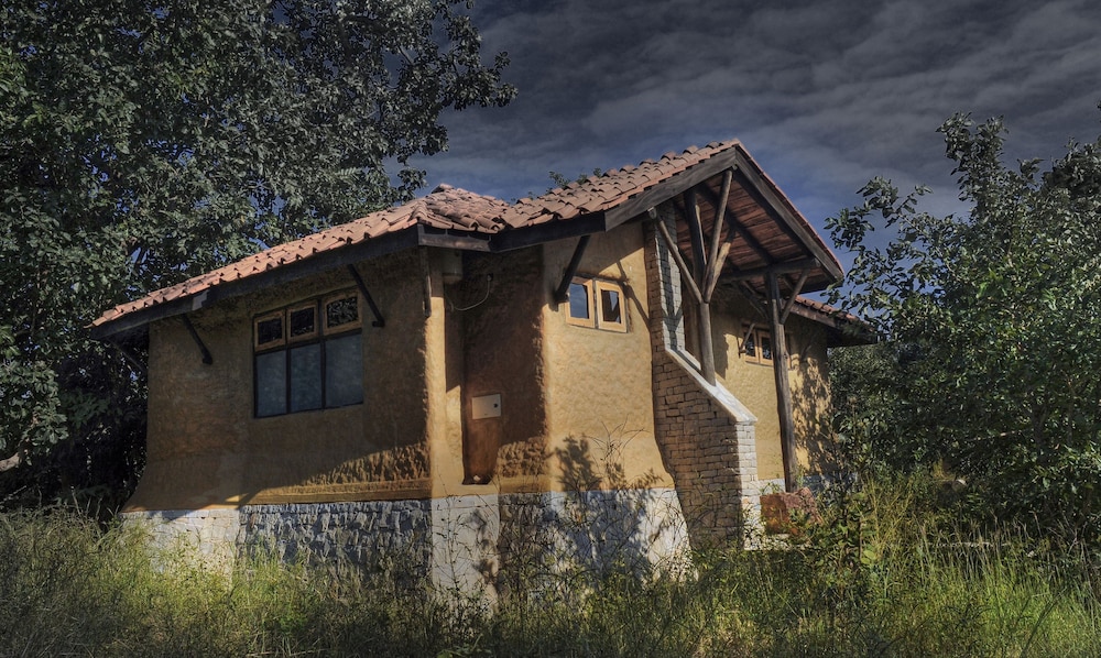 Kanha Earth Lodge 2/50