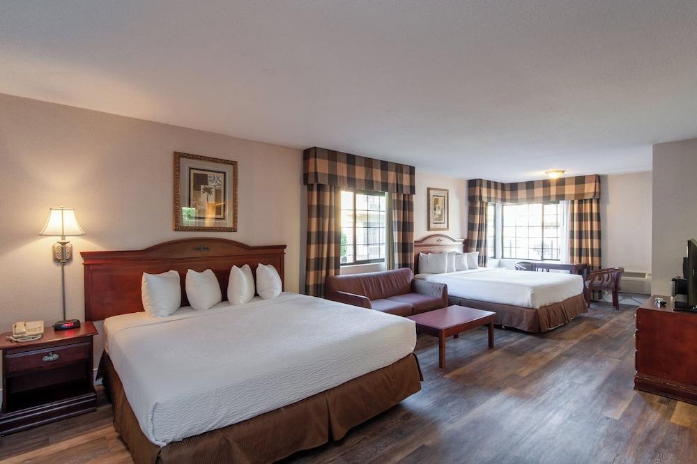 Deluxe, Suite, Multiple Beds