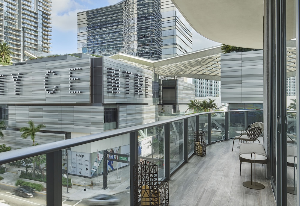 SLS LUX Brickell 48/60