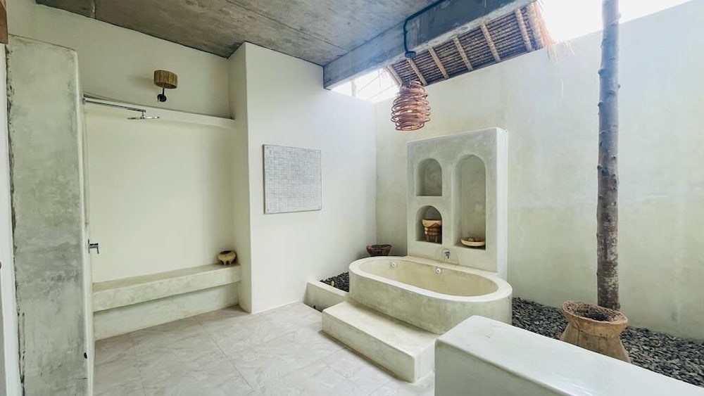 El Tropico Boutique Hotel 48/50