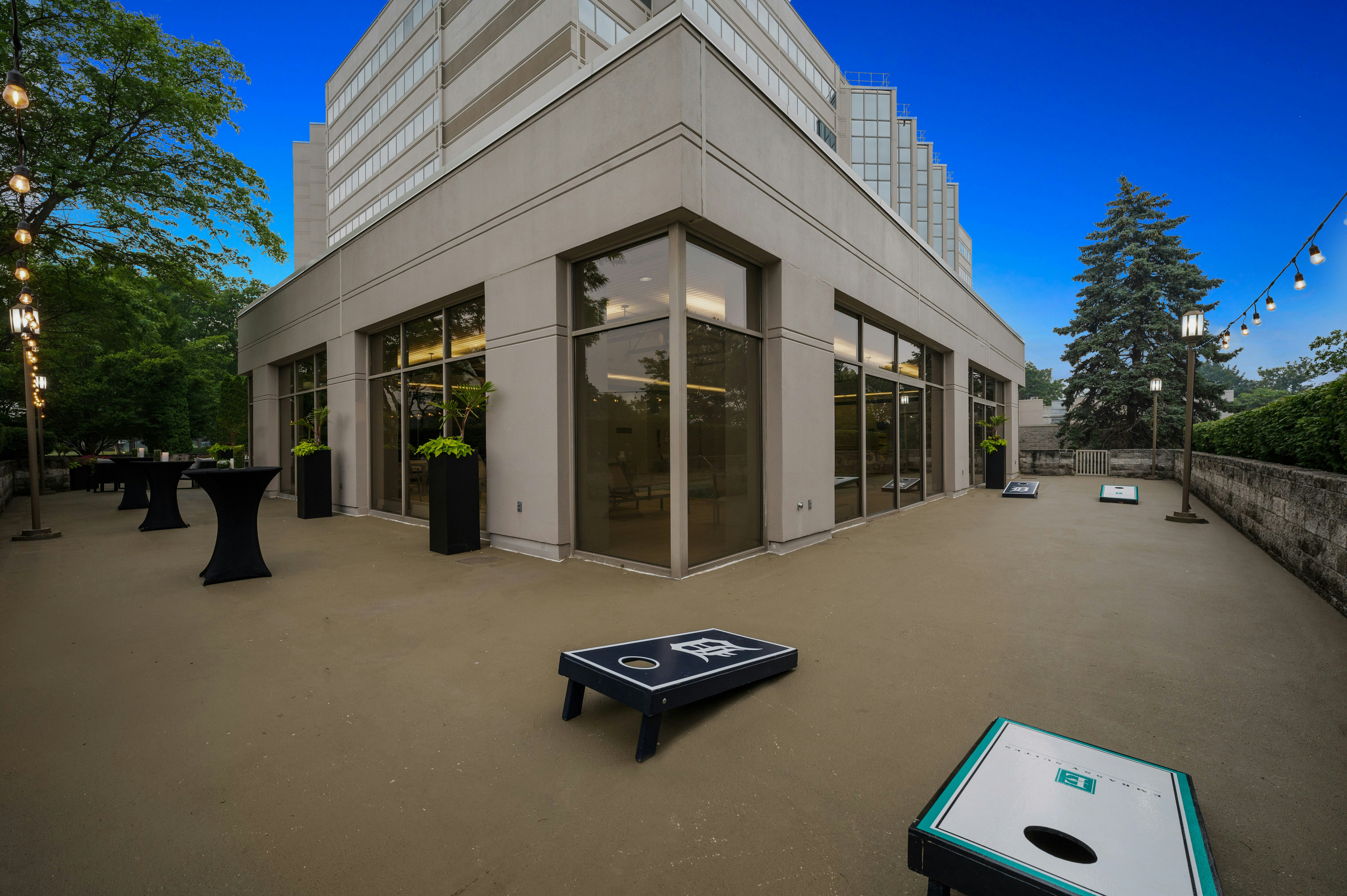 Embassy Suites by Hilton Detroit Troy Auburn Hills 72/77
