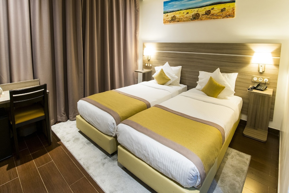 Best Night Hotel 15/58